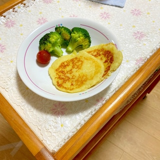 朝食に、チーズ風味のポテトパンケーキ